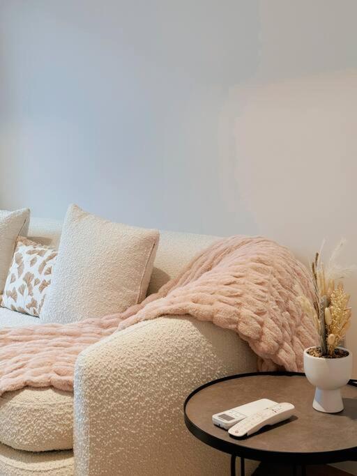 Black Cozy Christchurch Extérieur photo