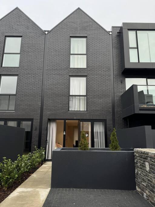 Black Cozy Christchurch Extérieur photo